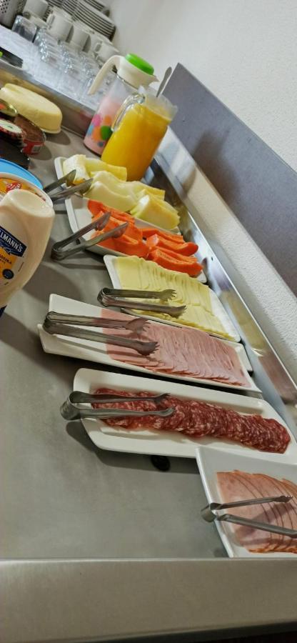 Hotel Saymon Cafelandia  Экстерьер фото